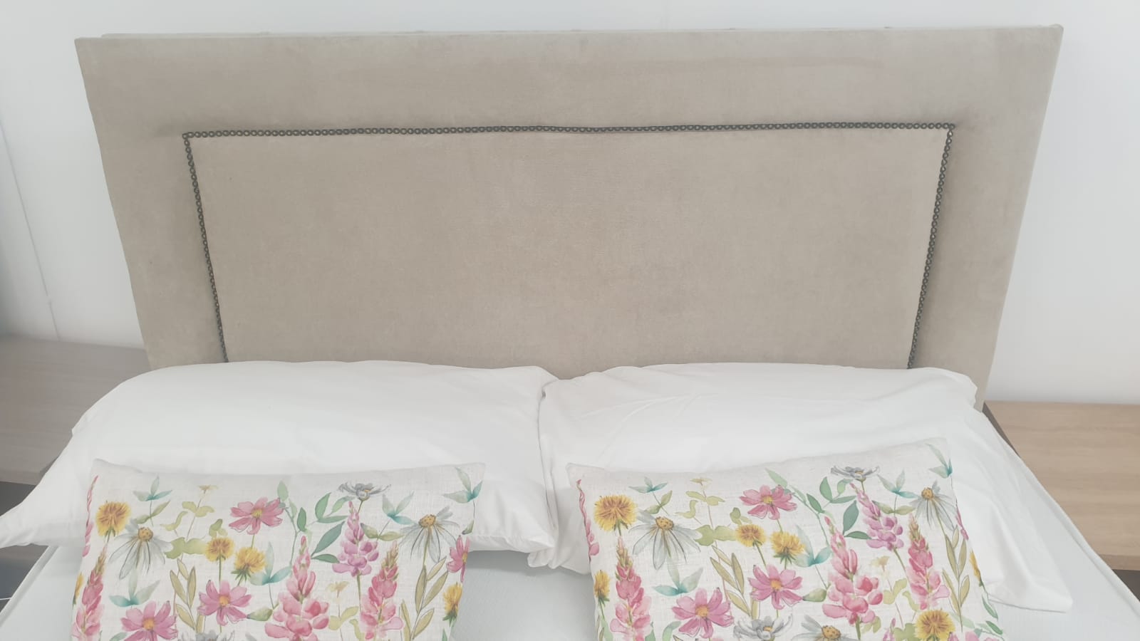 Divan Bed Set - Vermont 1000 Mattress with Madrid Headboard in Comet Stone fabric.