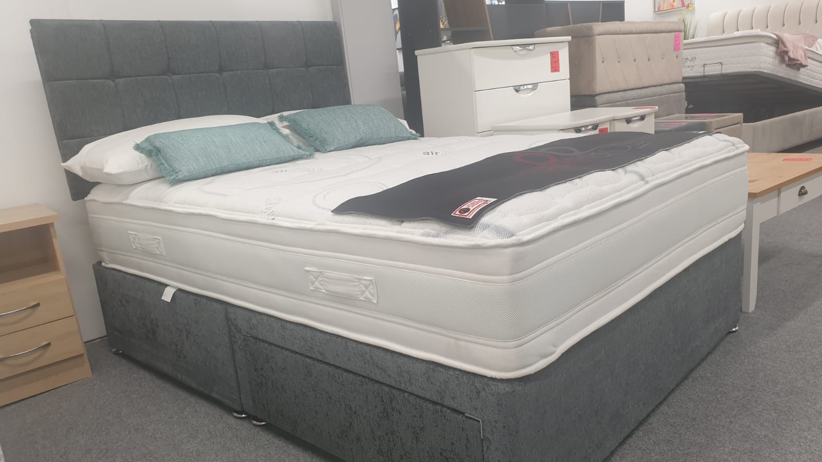 Divan Bed Set Vermont 1000 Mattress with Cube Headboard in Carlton Charcoal fabric.
