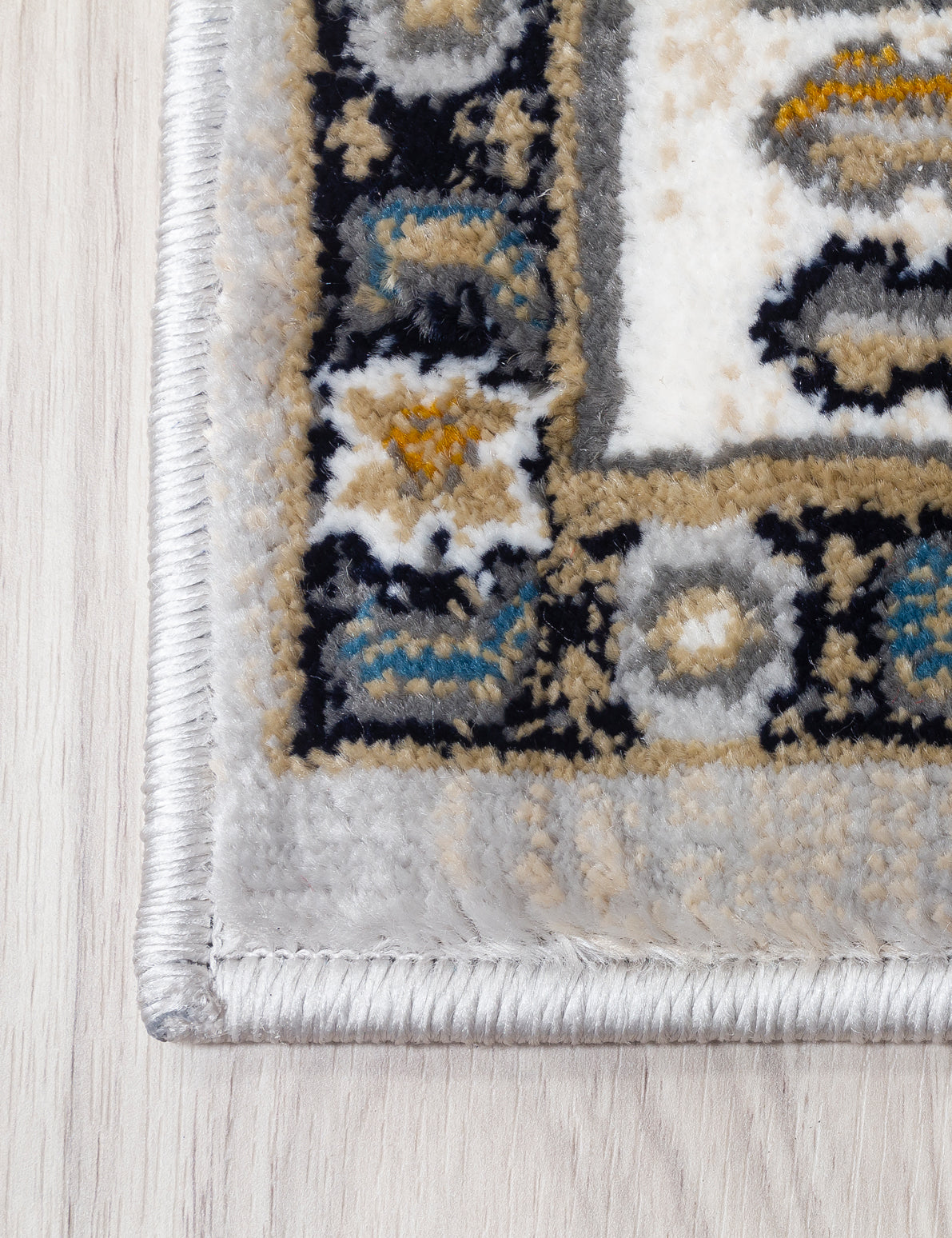 Aziza Medallion Patterned Grey Rugs