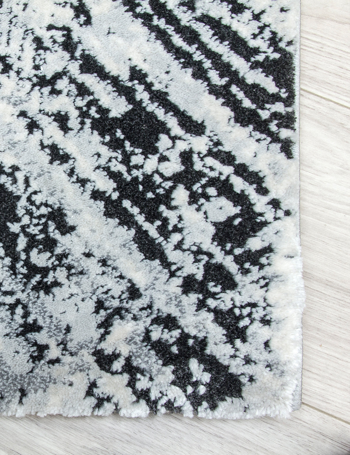 Rococo Feathered Grey Rugs