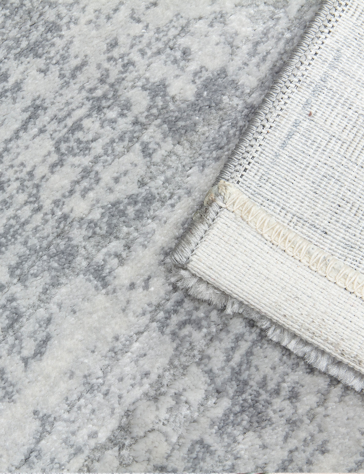 Rococo Glossi Grey Rugs