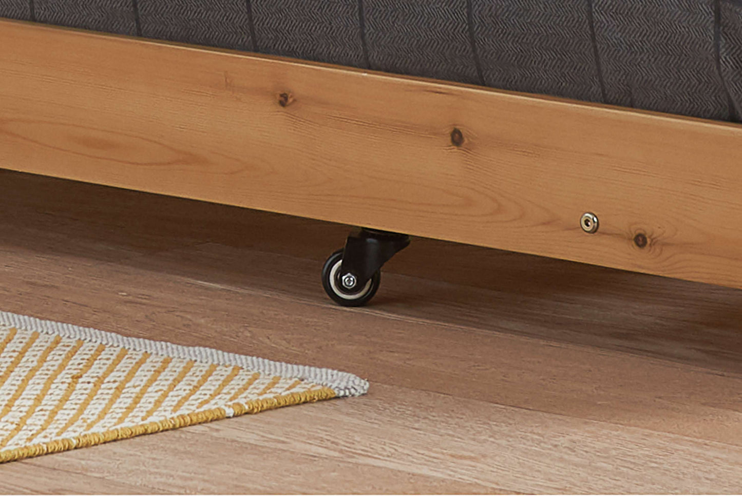 Buxton Pine Trundle Bed