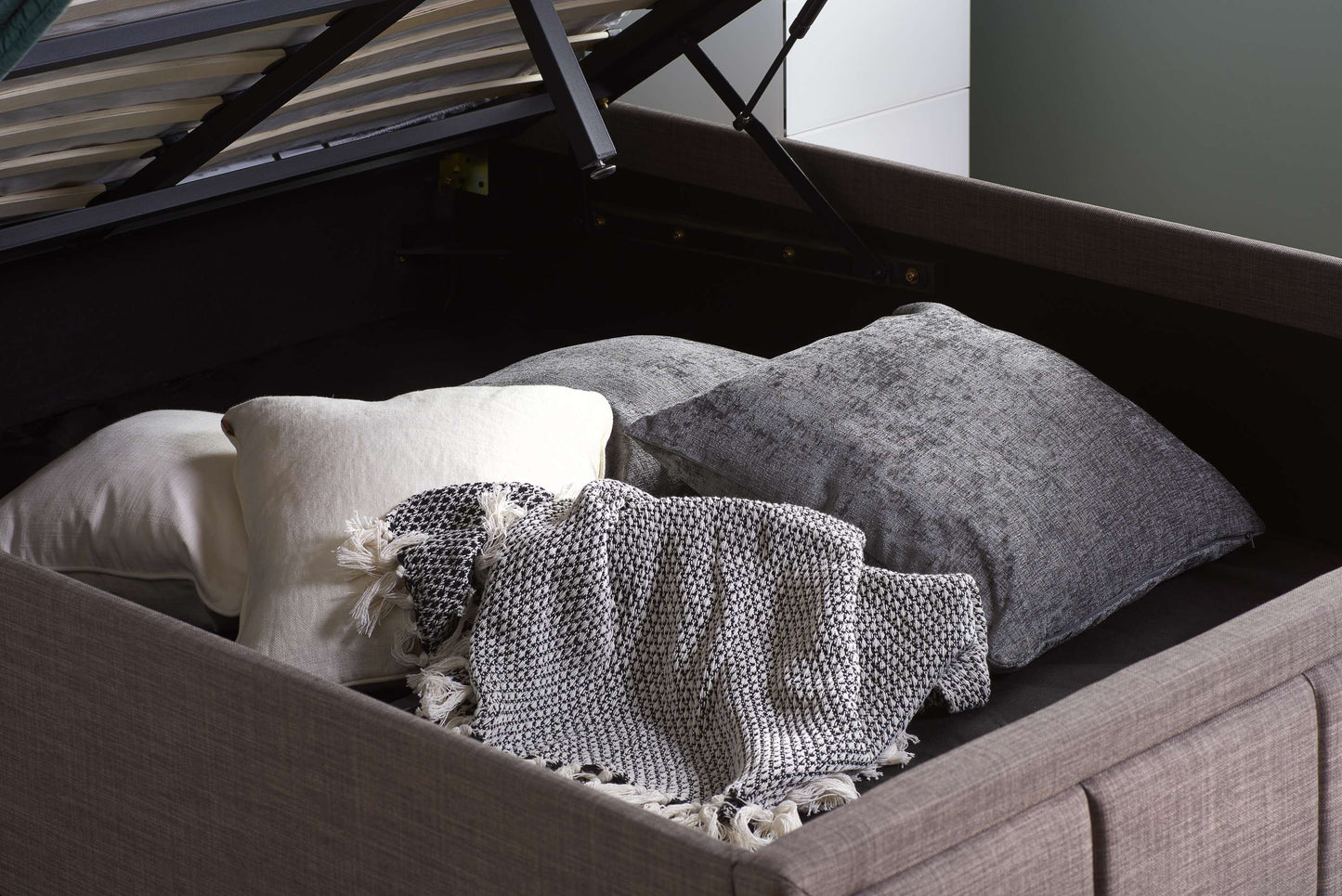 Hannoer Grey Ottoman Storage Bed