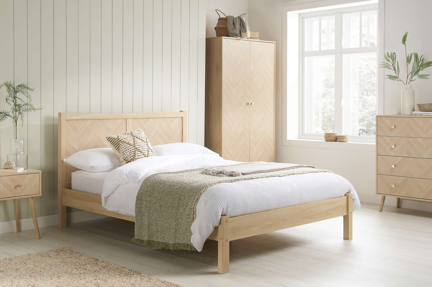 Herringford Wooden Bed